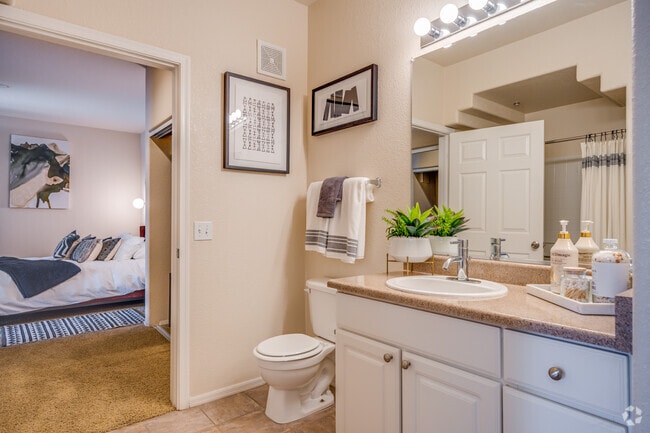 2BR, 2BA - 1,119SF