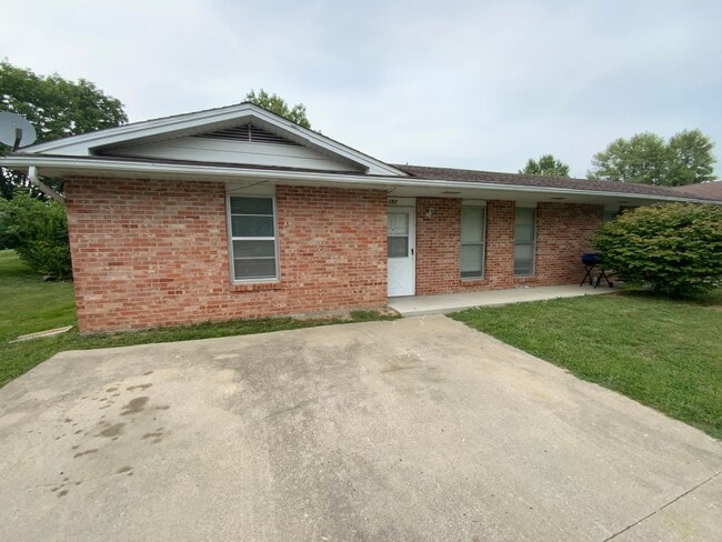 Photo - 3 Bedroom/1.5 bathroom Duplex