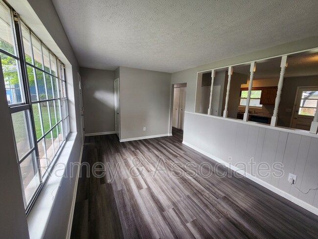 Photo - 10210 Nola Dr