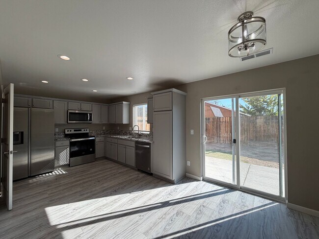 785 Starlite Dr Unidad 785 Starlite Drive #4