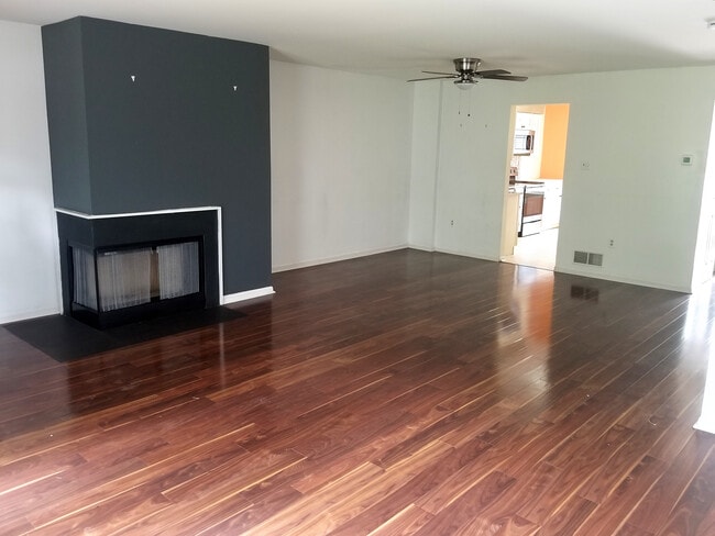 More open Floor plan - 503 Seminole Gdns