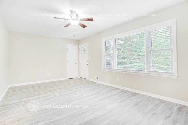 Photo - 3558 Pine Needle Dr SW