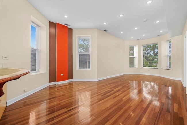 Photo - 1923 S Kedzie Ave