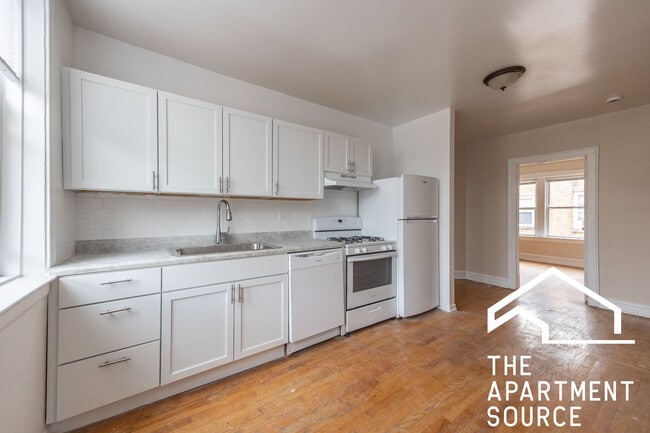 Building Photo - 5028 N Springfield Ave Unit 3E