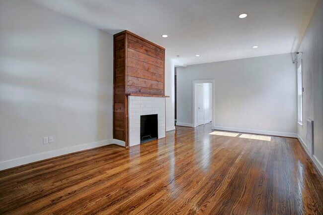 Photo - 217 Marshall St