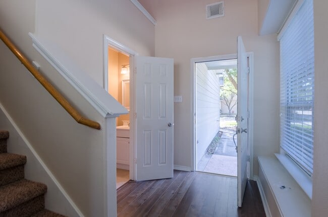 Photo - 6303 Veranda Green Trail