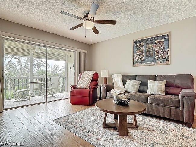 Building Photo - 150 Turtle Lake Ct Unit 309