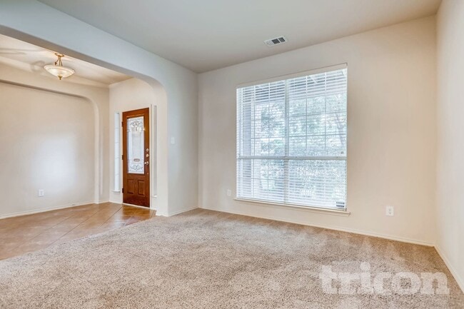 Photo - 5805 Paloma Blanca Dr