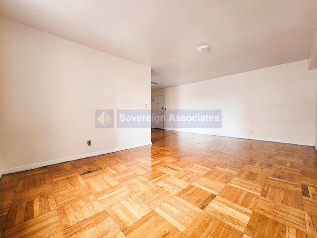 Photo - 525-527 Riverdale Avenue Unit 6U