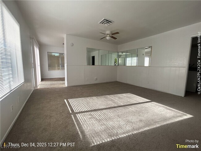 Photo - 4749 Woodlake Ave