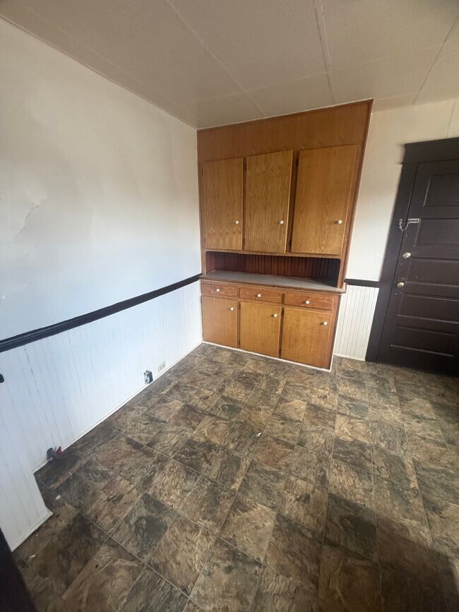 Photo - 556-58 E 5th St Unit #2