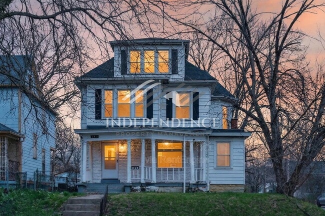 Building Photo - 102 Rockwood Ave