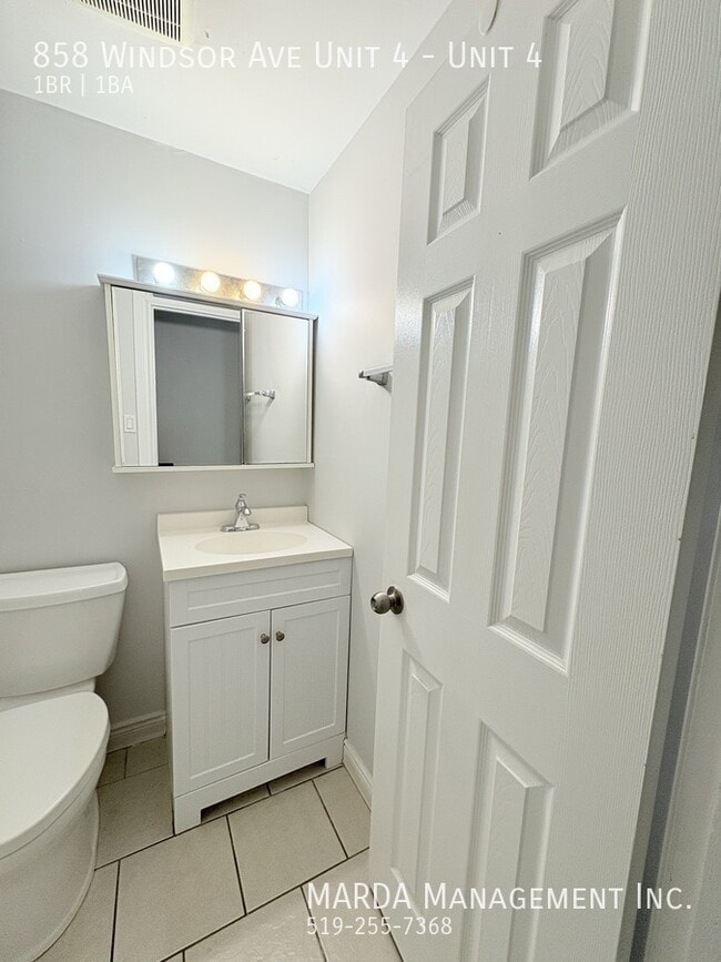 Photo - COZY 1 BED/1 BATH - DOWNTOWN + GAS 1/2 MON FREE RENT! Unité 4