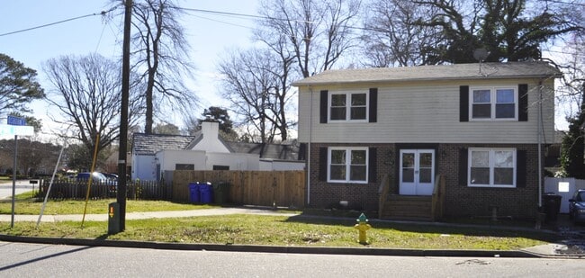 Photo - 9396 Pine Tree Rd Townhome