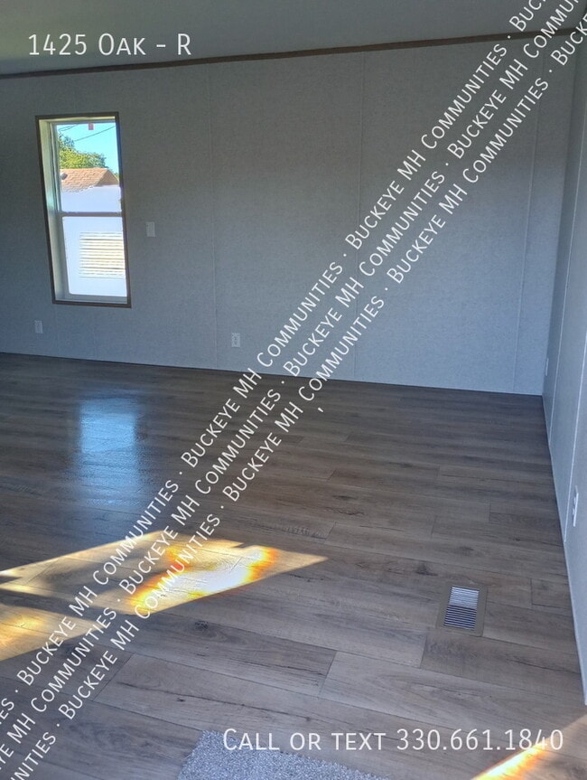 Photo - 1425 Oak-R