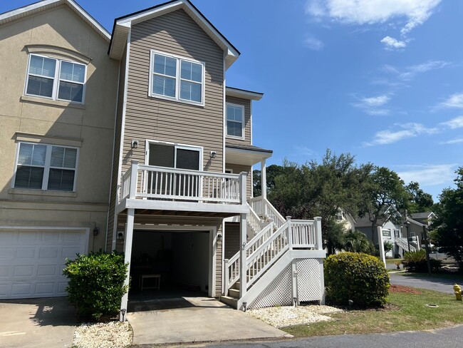 Photo - Beautiful Home, Mid-Island in Yacht Cove!
