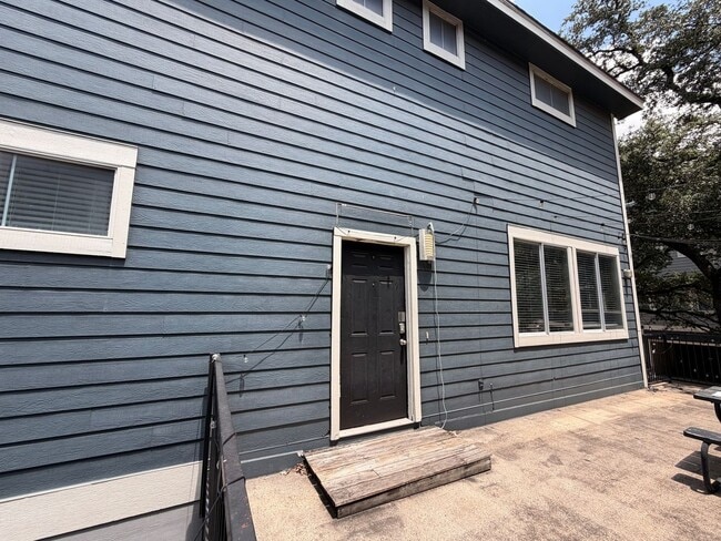 908 Keith Ln