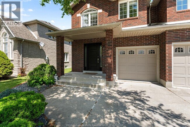 Photo - 1376 Lakeview Ave