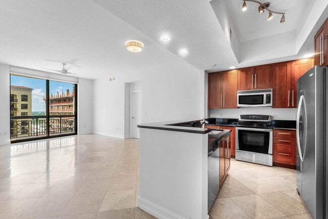 Building Photo - 701 S Olive Ave Unit 1203