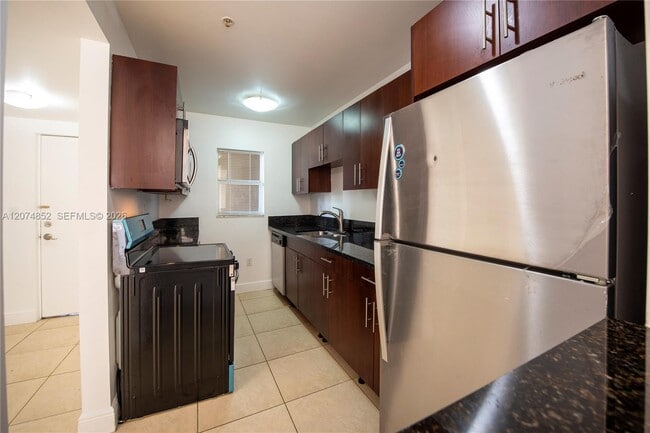 Photo - 4147 Stirling Rd Unit 406
