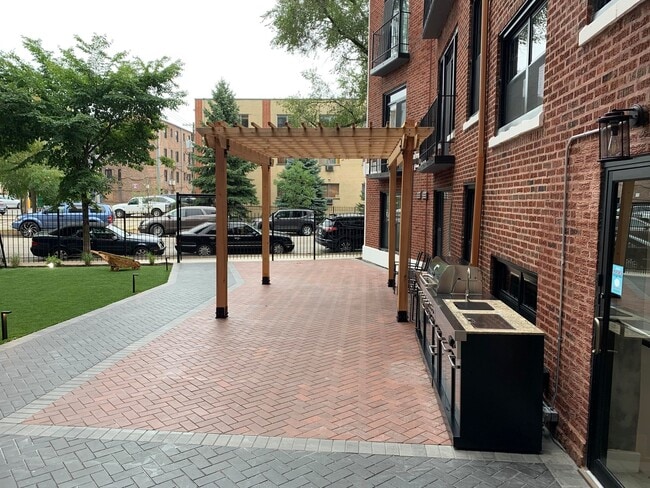 Photo - 7645 N Sheridan Rd Unit 102