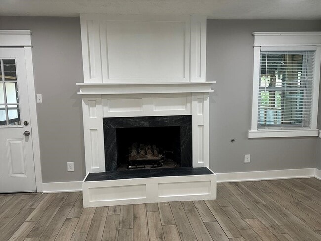 Photo - 228 Oak Manor Dr