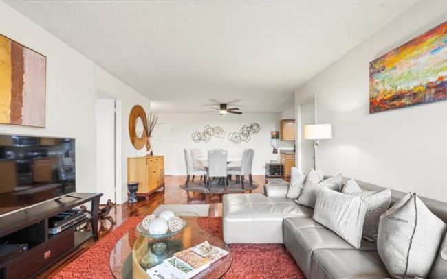 Photo - Bright And Spacious 2 Bed 2 Bath Condi With Balcony In Vibrant Highpointe