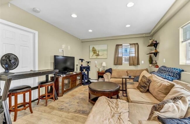 Photo - 50 E Beach Promenade