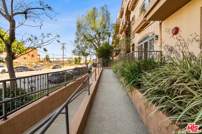 Photo - 1255 Federal Ave Unidad 401