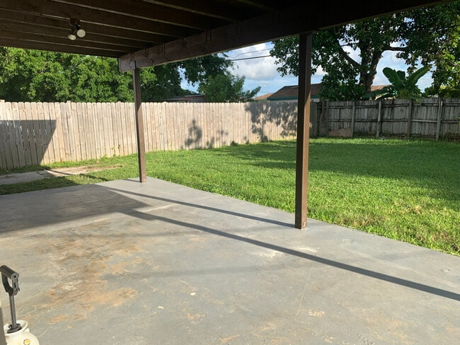 Photo - 11851 SW 208th St