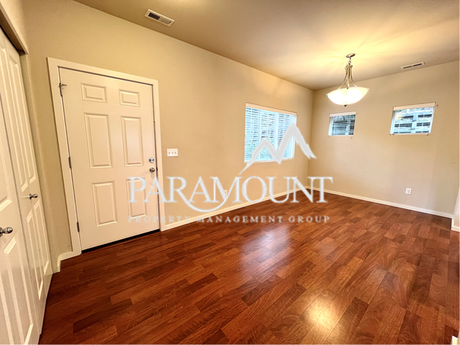 Photo - Beautiful 3 Bedroom 2.5 bath in Gig Harbor!