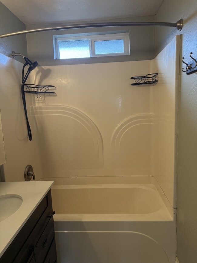 Photo - 447 N 5th St