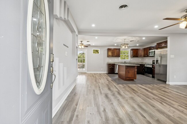 Photo - 102 Warren Pl