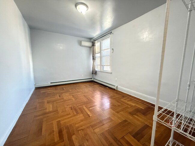 Photo - 2889 E 195th St