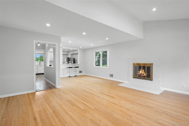 Photo - 71 Ewart St