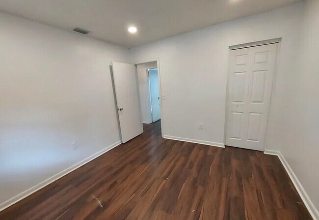 Photo - 824 Valencia Ave