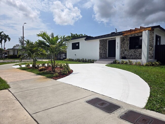 Photo - 5152 SW 6th St Unit 5152