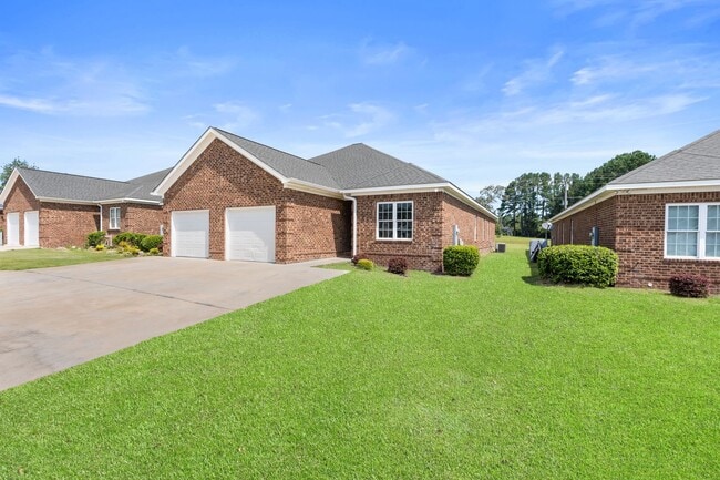 Building Photo - 102 Ledbury Cove
