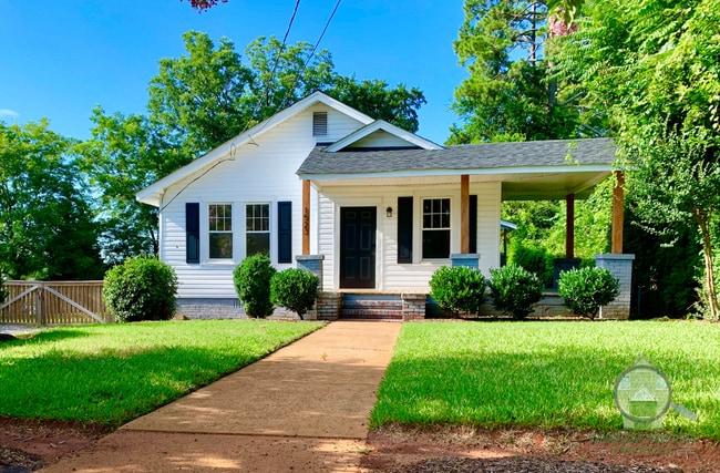 Building Photo - 1523 Hampton Ave