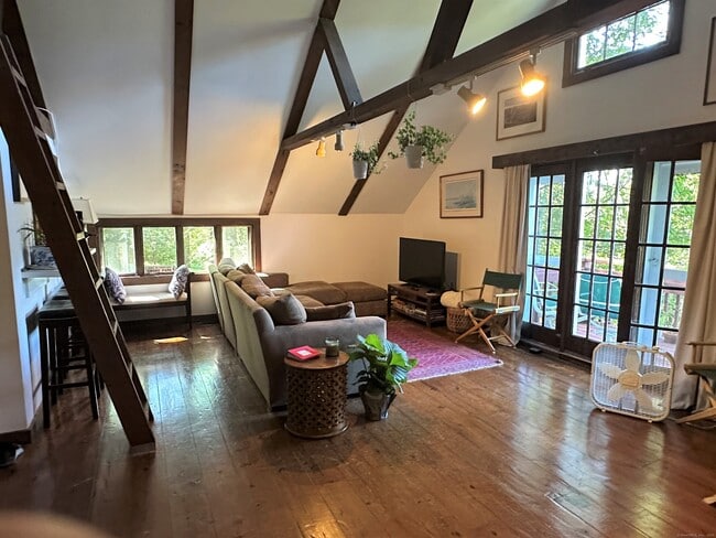 Building Photo - 404 Nettleton Hollow Rd Rental