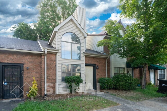 Photo - 1223 Magnolia Pl