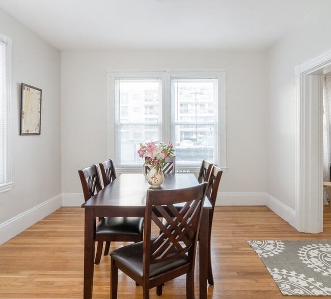 Photo - 174 W Elm Ave Unidad 1