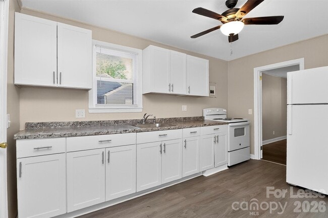 Photo - 1011 Lomond Ave