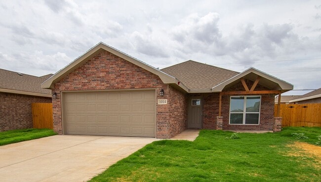 Building Photo - New Beginnings Start at AMRR: 3 Bedroom in Hill Valley!
