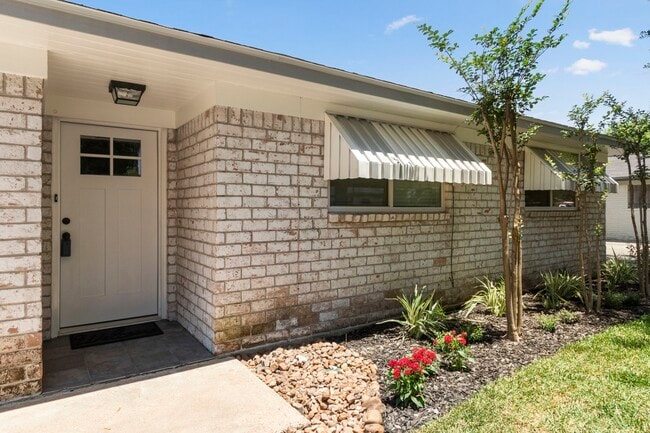 Photo - 11030 Hayslip Ln