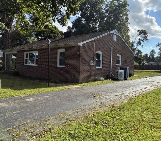 808 Martin Rd