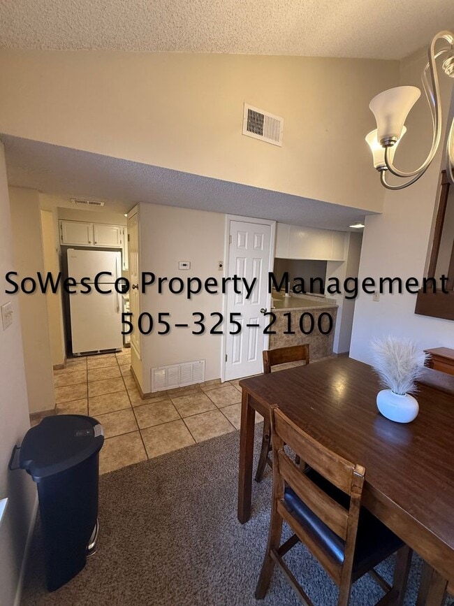 Photo - 2 Bedroom Furnished Monthly Rental in Coun...