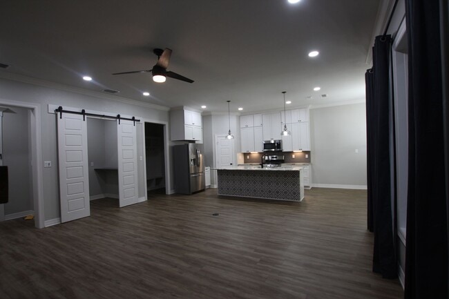 Photo - Stunning 3 bedroom 2 bath rental in Whitehouse! – A Must-See!
