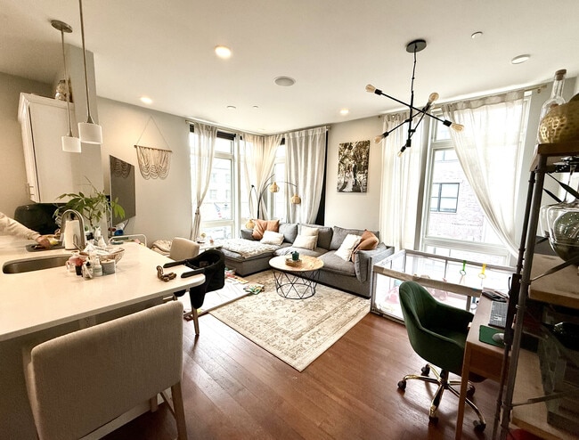 Photo - 170 W Broadway Unit 201