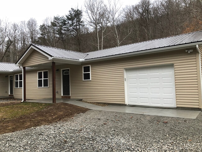 Building Photo - 292 Preston Road APT 3